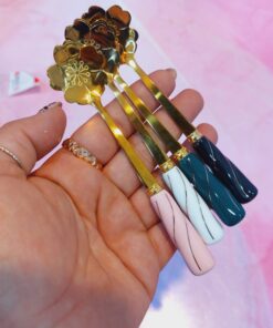 Alternative view of قاشق طرح گل دسته رنگی