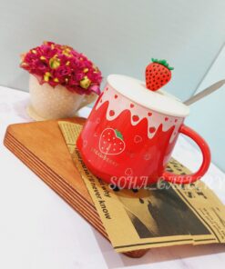 Alternative view of ماگ توت فرنگی برجسته