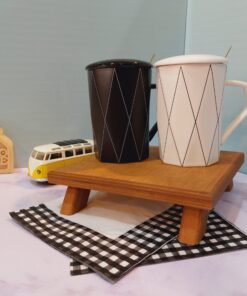 ماگ سفید و مشکی خطی