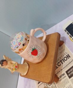 ماگ درپیچی توت فرنگی