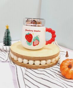 ماگ درپیچی توت فرنگی قرمز