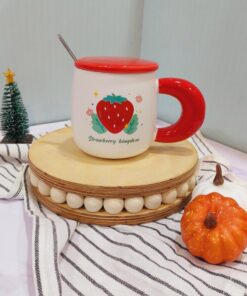 ماگ توت فرنگی دسته تپلی