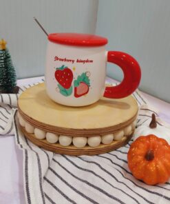 ماگ توت فرنگی دسته تپلی