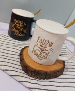 ماگ فونت دار سفید و مشکی قاشق دار