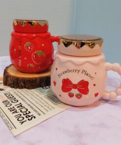 ماگ درپیچی توت فرنگی دسته برجسته کد 1567