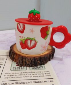 ماگ توت فرنگی در برجسته نشکن کد 1681