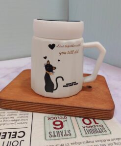 ماگ گربه درپیچی سفید و مشکی کد 1683