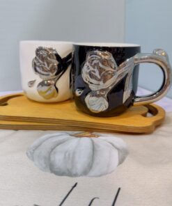 ست ماگ سفید ومشکی طرح گل برجسته کد 2018