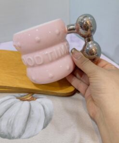 ماگ فانتزی دسته برجسته پاپیونی کد 2022