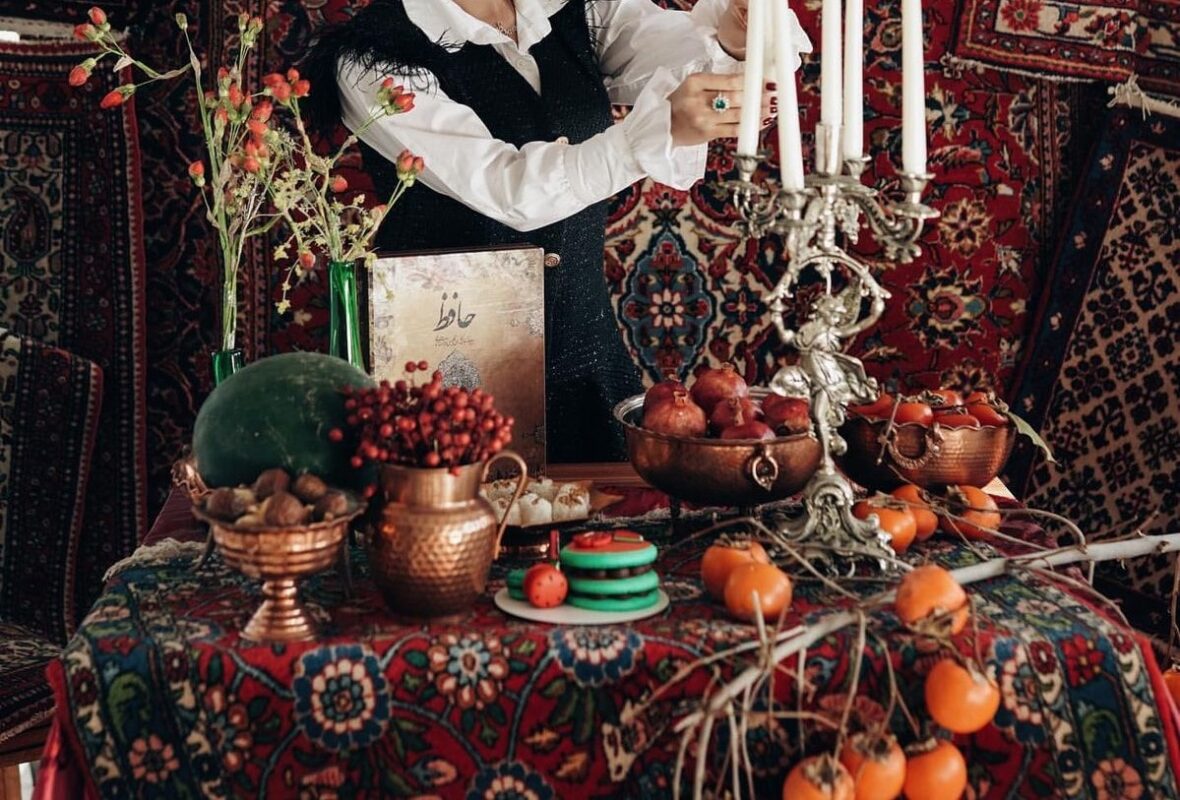 چیدمان میز شب یلدا در منزل