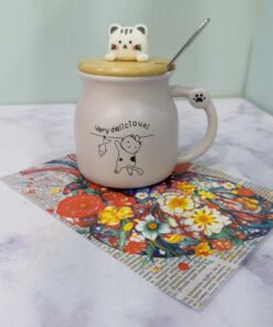 ماگ سرامیکی طرح گربه در چوبی کد 2053