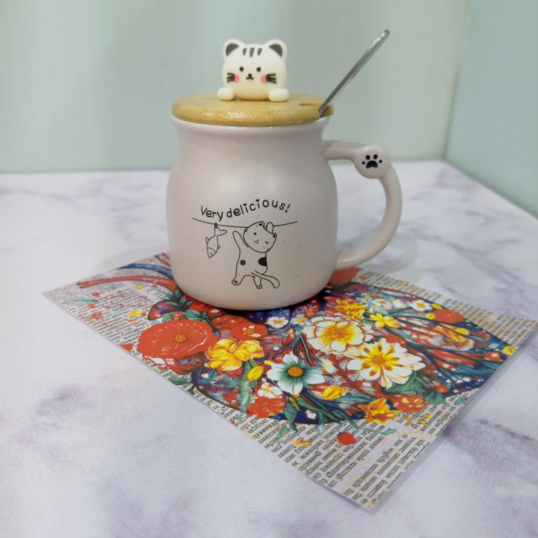 ماگ سرامیکی طرح گربه در چوبی کد 2053