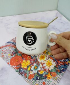 ماگ مینیمال سفید در چوبی کد 2057