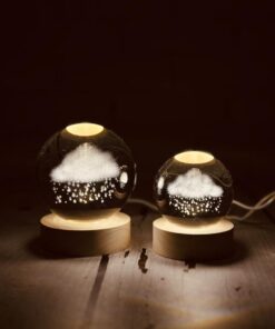 گوی کیرستالی پایه چوبی چراغ دار کد 2075