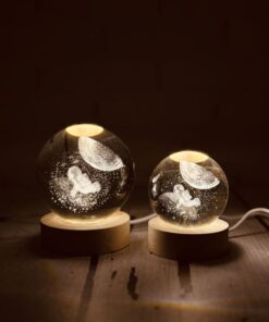 گوی کیرستالی پایه چوبی چراغ دار کد 2075