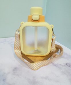 قمقمه نی دار بند شطرنجی کودک برند GlAVOS کد 2213