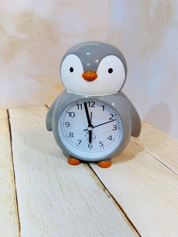 ساعت زنگی رومیزی طرح پنگوِئن فانتزی کد 2330