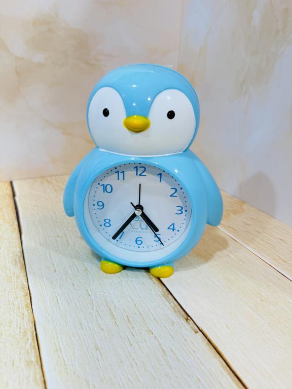 ساعت زنگی رومیزی طرح پنگوِئن فانتزی کد 2330