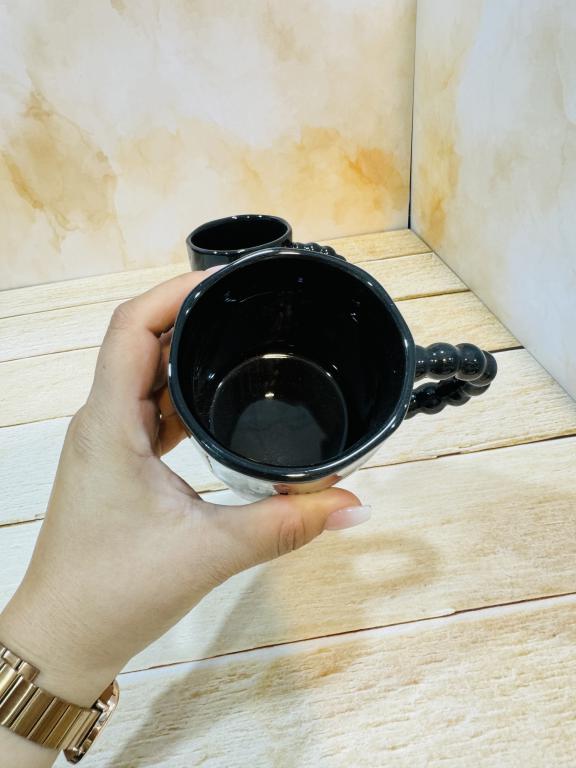 ماگ دسته مرواریدی مشکی فونت دار کد 2344