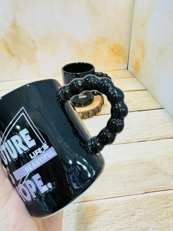 ماگ دسته مرواریدی مشکی فونت دار کد 2344