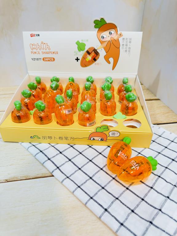 مداد تراش فانتزی اناناس و هویچ کد 2397