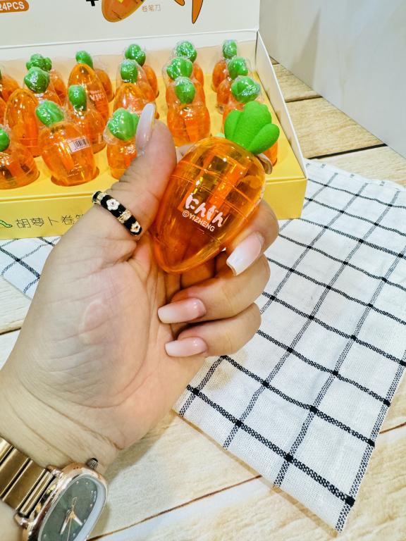 مداد تراش فانتزی اناناس و هویچ کد 2397