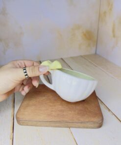 فنجان کف عروسکی دسته پاپیونی کد 2413