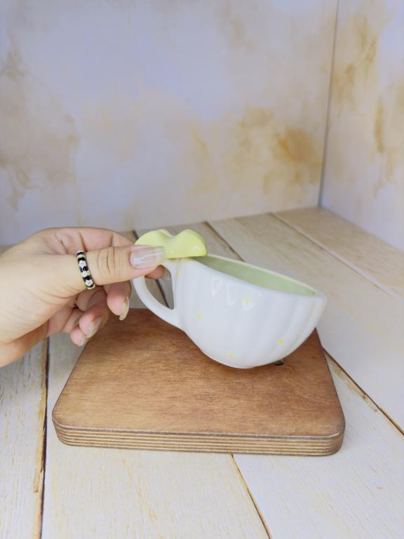 فنجان کف عروسکی دسته پاپیونی کد 2413