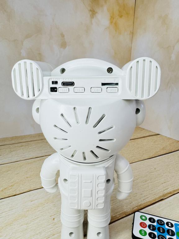 چراغ خواب اسپیکر دار طرح فضانورد کد 2515