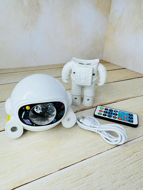 چراغ خواب اسپیکر دار طرح فضانورد کد 2515