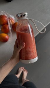 لیوان اسموتی شیشه ای در دار مناسب باشگاه