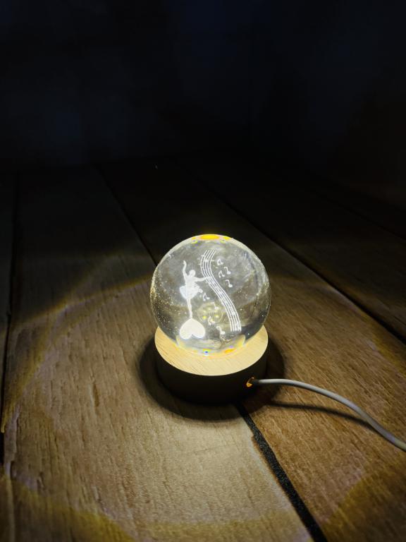 گوی شیشه ای چراغدار 3 بعدی سایز کوچک کد 2648