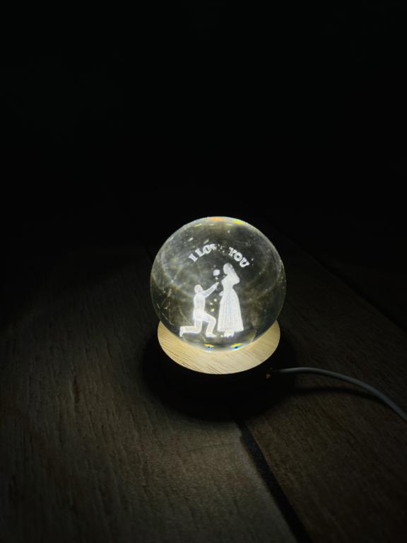 گوی شیشه ای چراغدار 3 بعدی سایز کوچک کد 2648