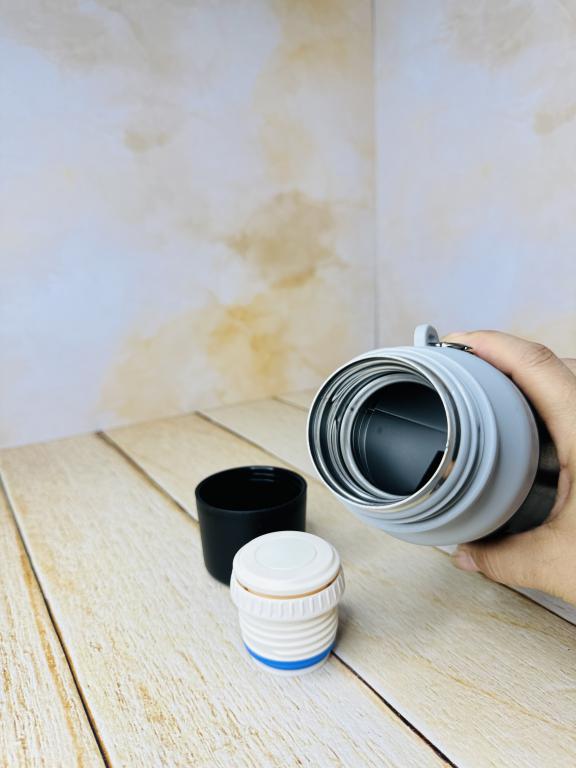 فلاسک استیل در لیوانی برند Human میل 750 کد 2661