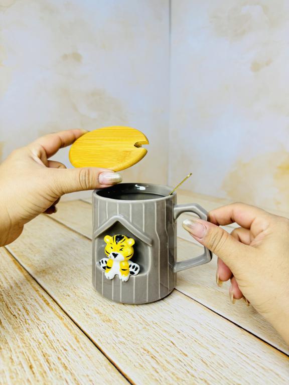 ماگ فانتزی طرح ببر برجسته در چوبی کد 2675