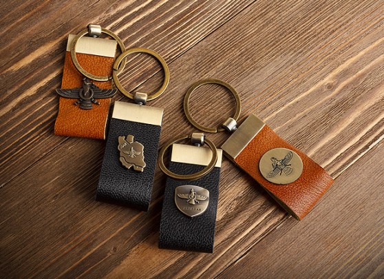 جاسوئیچی ماشین چرمی