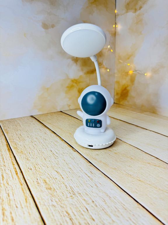 چراغ مطالعه فانتزی طرح فضانورد کد 2818