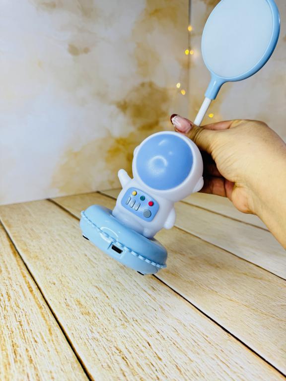 چراغ مطالعه فانتزی طرح فضانورد کد 2818