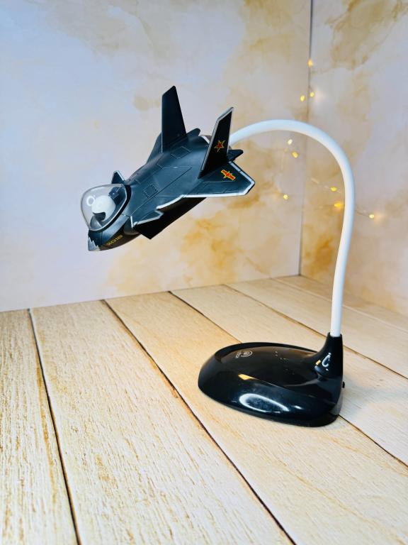 چراغ مطالعه صفحه لمسی طرح جت جنگنده کد 2837