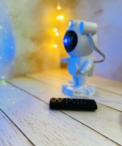 اسپیکر بلوتوثی چراغ دار کهکشانی طرح فضانورد کد 2848