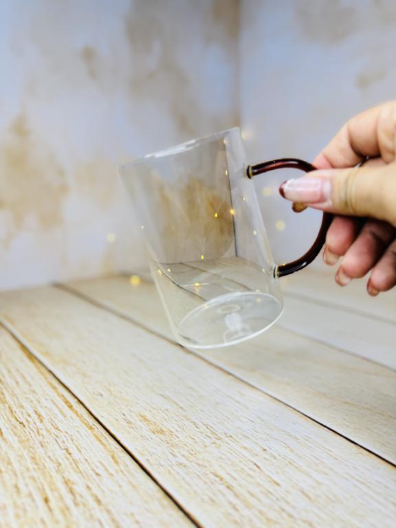 ماگ ( لیوان ) پیرکس گرد دسته رنگی شفاف کد 2898